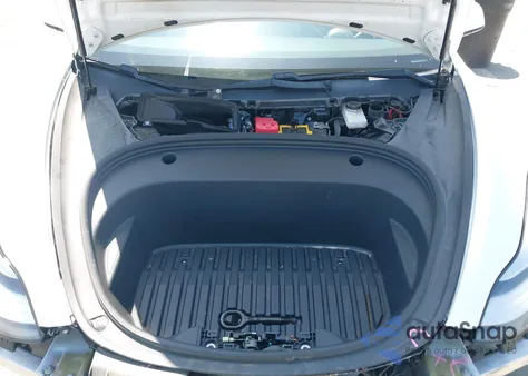 2021 Tesla Model 3 Long Range Dual Motor All-Wheel Drive z USA, uszkodzony, nr VIN 5YJ3E1EB5MF858411